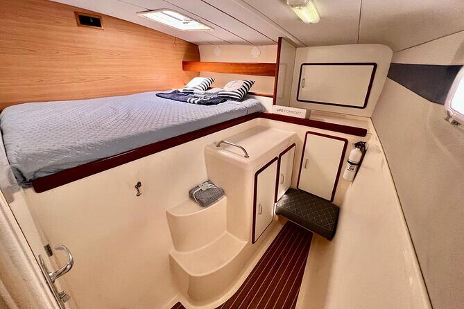 Luxury Sailing catamaran charter in Cabo San Lucas all inclusive - Snorkeling and water toys: fun without extra fees