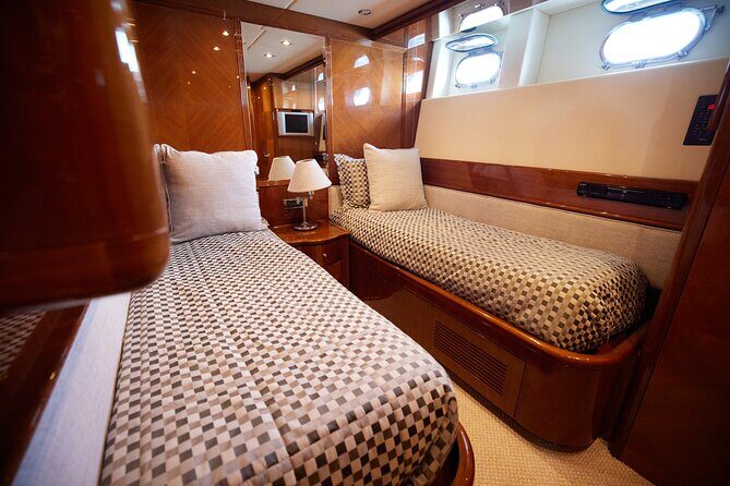 Number Juan 100ft Yacht Azimut Rental - Pickup, Meeting Point, and How to Plan Your Day Smoothly
