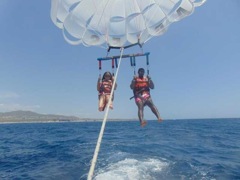 Parasailing in Cabo San Lucas - Who should book this parasailing flight