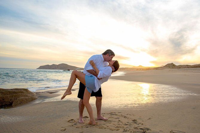 Photo Session in Los Cabos - The Los Cabos stop: finding the beach spot near your hotel