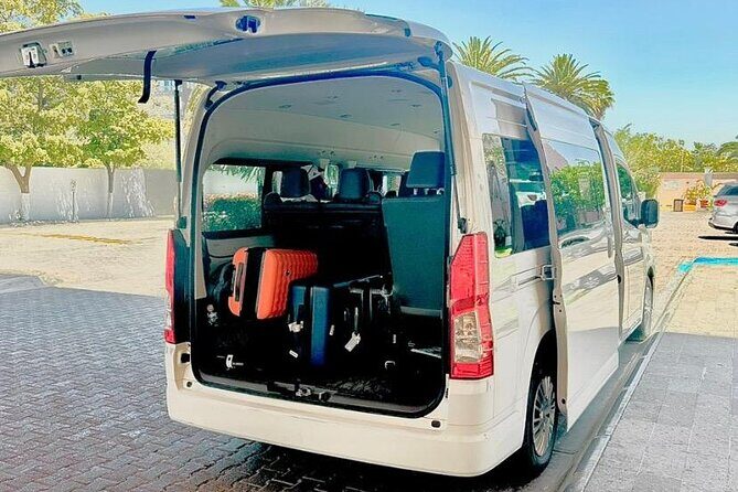 Private Airport Transfers in Los Cabos - Luggage help and the first info drop that saves time