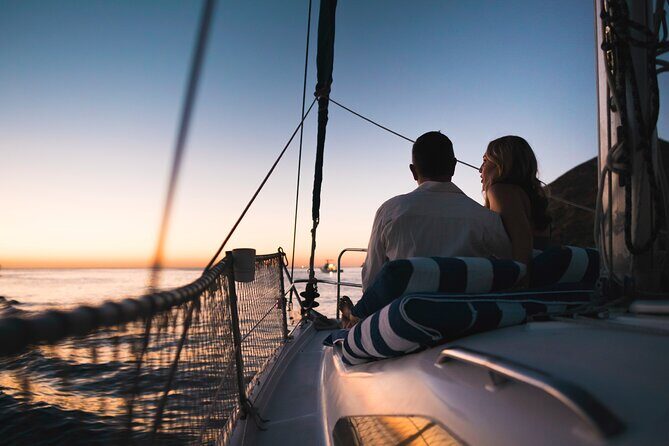 Private Cabo San Lucas Sunset Cruise on 33´ sailboat - The vibe on a private boat: room, comfort, and crew attention
