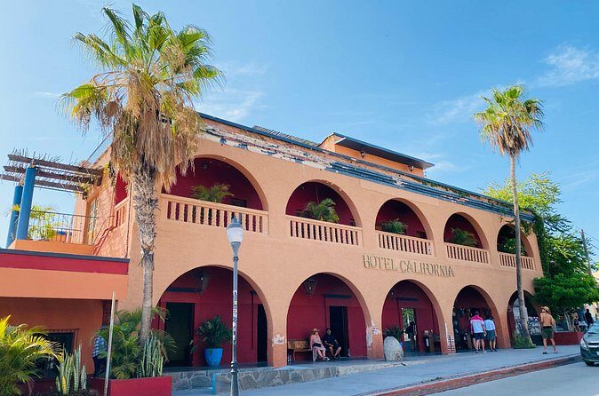 Private Tour to Balandra, La Paz and Todo Santos - La Paz on your own: murals, walkability, and built-in meal time
