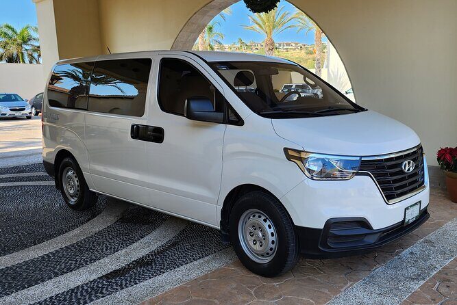 Private Transportation from Los Cabos Airport to ROUND TRIP Hotels - Meeting at Terminal 2: Umbrella Number 10