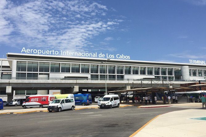 Private Transportation in cabo (Airport and City) - Courtesy Drinks and Communication: The Human Touch That Can Save Your Trip Start