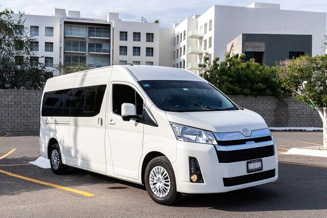 Private VAN Round-Trip from Airport to Hotels in Puerto Los Cabos - Staying clear of timeshare pressure: watch for the sign and your driver