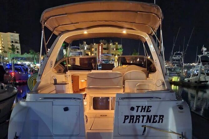Private yacht rental for 2 hours - Finding the Boat at Marina Lotes 37 y 38 (El Medano)