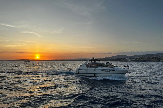 Private yacht rental for 2 hours - Crew Hosting: Francisco and Jorge Set the Tone