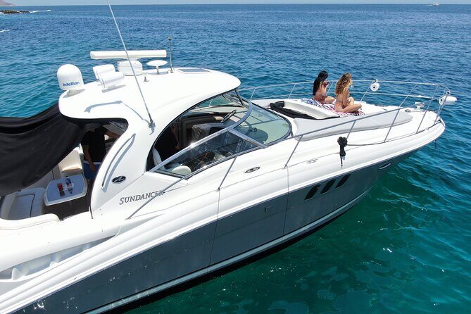 Private Yacht Sea Ray all-inclusive charter in Cabo - Private Sea Ray charter in Cabo: what $1,650 buys you