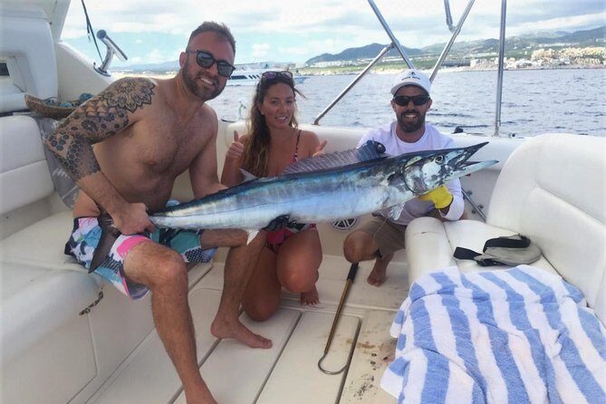 Private Yacht Ultimate Fishing and Snorkeling Adventure - 6 Hours - Santa Maria and Chileno Bay: where the snorkeling time pays off