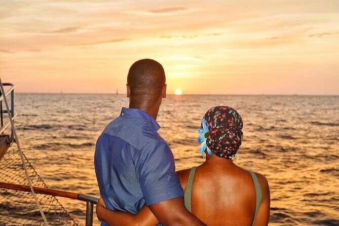 Romantic Sailboat Sunset: Live Music, Premium Bar & Dinner -Cabos - Sailing at El Arco: what you’re actually paying for