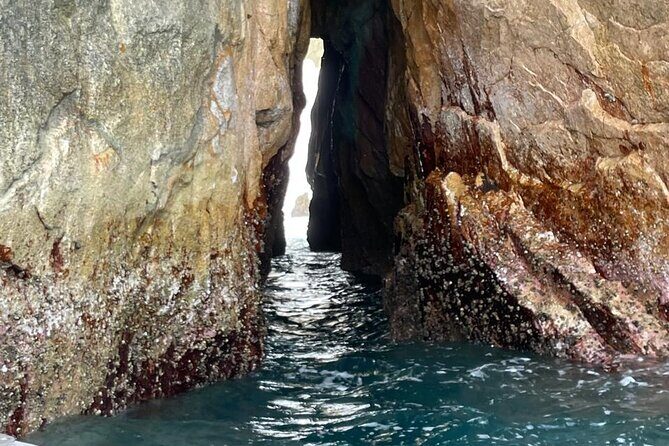 Shared Experience Glass Bottom Boat to the Arch in Cabo San Lucas - Arch of Cabo San Lucas: the main photo moment
