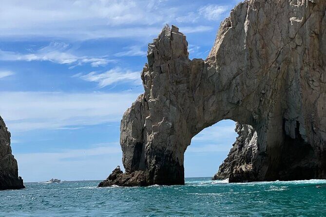 Shared Experience Glass Bottom Boat to the Arch in Cabo San Lucas - The whale-search portion: a real-time nature gamble