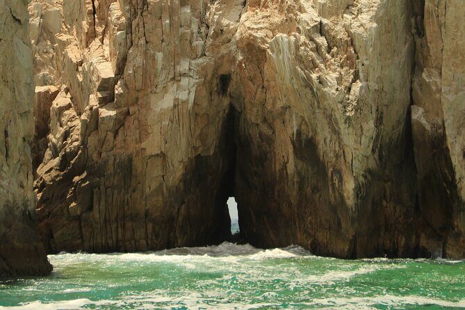 Shared Tour to the Arch of Cabo San Lucas - Why the Cabo Arch Cruise Feels Different Than a Scenic Ride