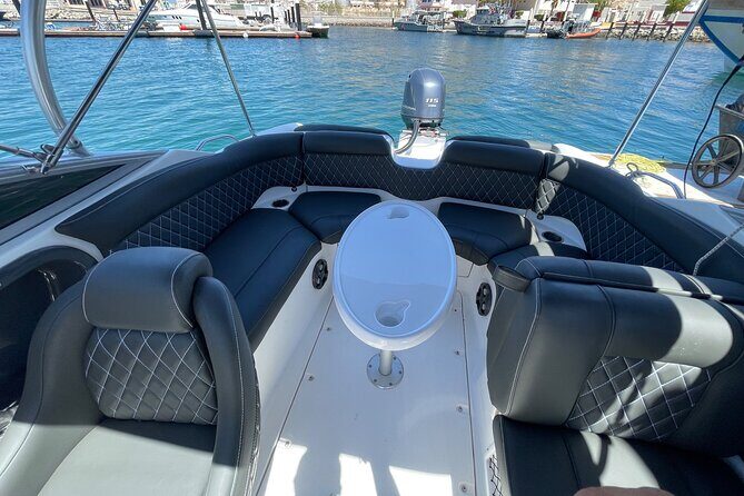 Small boat rental in cabo - Yamaha 28ft. - Medano Beach time: where snorkeling and swimming usually happen