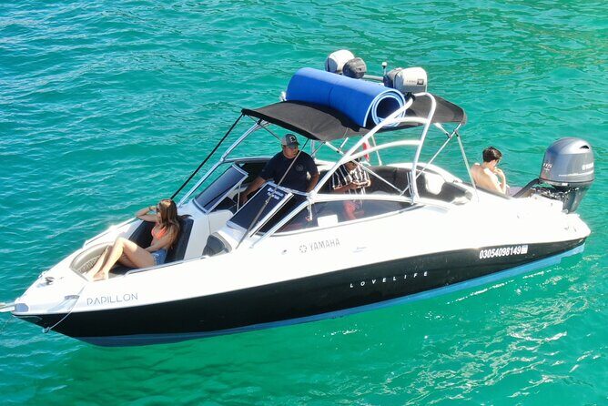 Small boat rental in cabo - Yamaha 28ft. - Price and value: $350 for a group can be a smart Cabo splurge