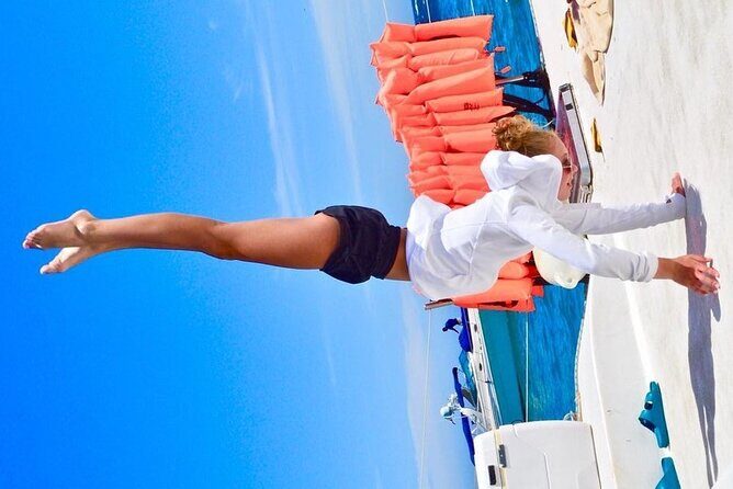 Snorkeling Catamaran Tour at Santa Maria Bay - Photo stops and timing: why arriving early changes everything