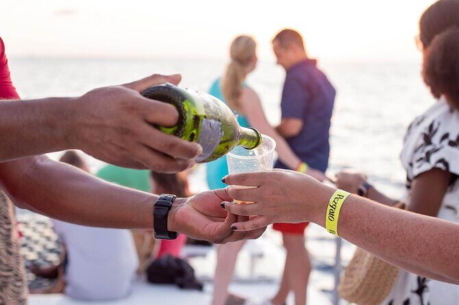 Sunset Cruise in Los Cabos with Jazz and Wine - What You’re Eating (and Why It Works for a Short Cruise)