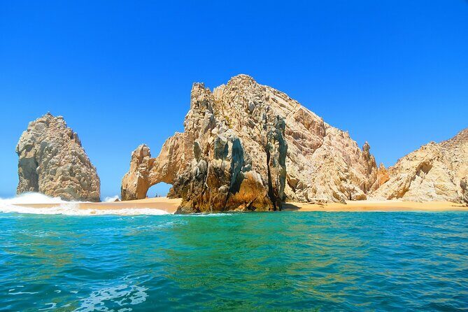 The Arch of Los Cabos Glass-bottom boat tour - Small Group Energy: What a 30-Person Limit Changes