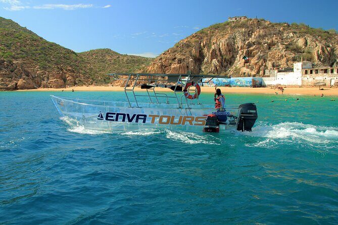 The Original Clear Boat – Cabo’s Signature Landmark Experience - The guide and captain: what the on-board talk adds