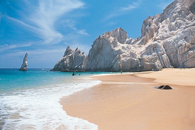 Tour to The Arch and Lover's Beach (optional) from Cabo - The guide and captain: where the experience gets its polish