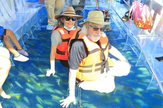 Tours in Cabo, Paseo al Arco and Fin de la Tierra in the only Clear Boat - Shoes, Lifejackets, and the Reality of Being on a Clear Boat