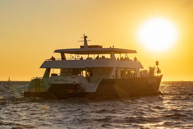 Whale Watching Dinner Cruise in Cabo San Lucas - The dinner-and-drinks plan: how the buffet fits the cruise